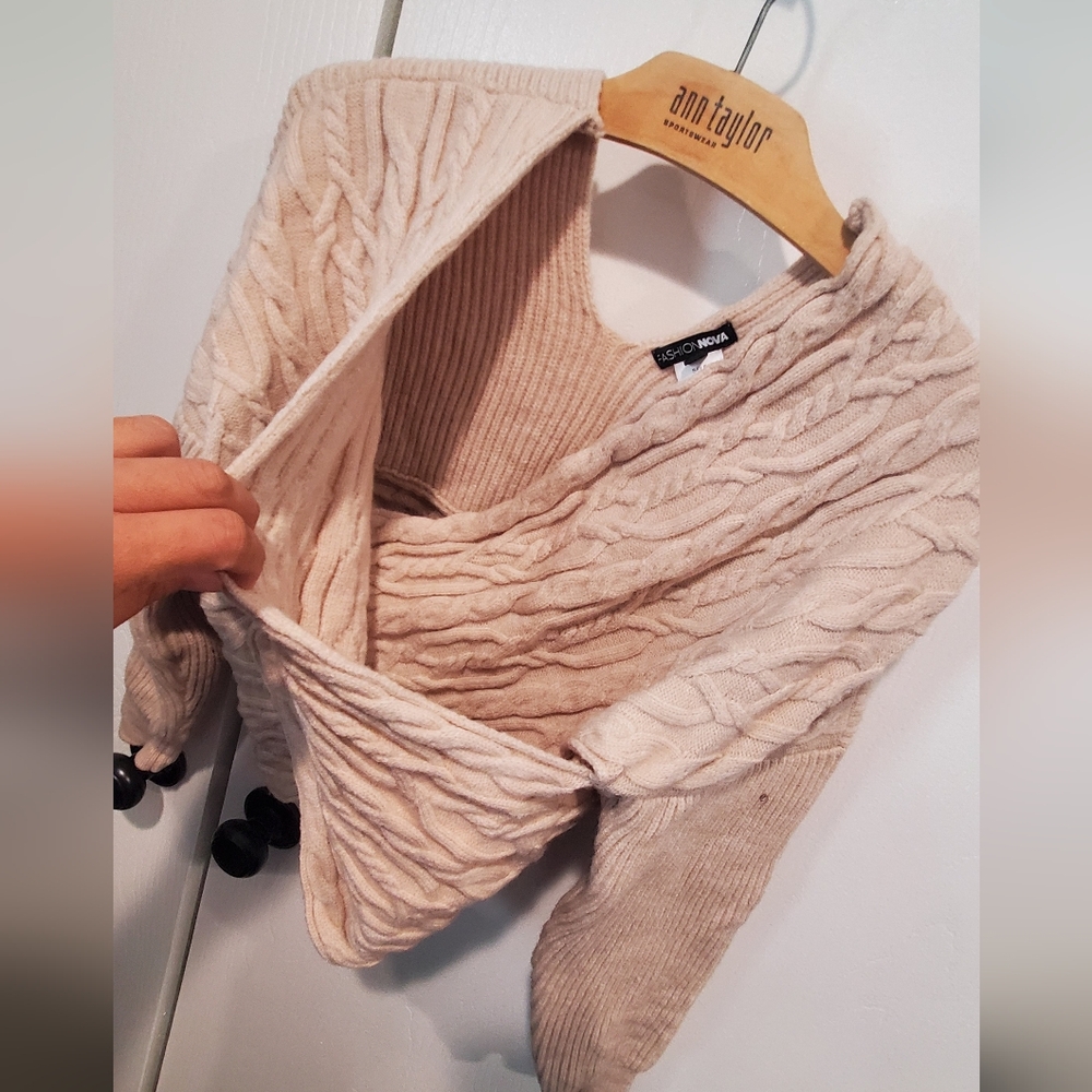 Sweater - Picture 4 of 5